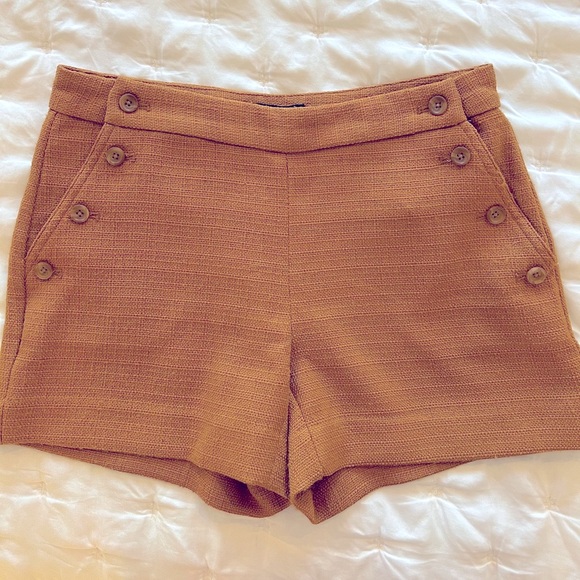 Banana Republic Pants - Banana Republic 4inch Shorts